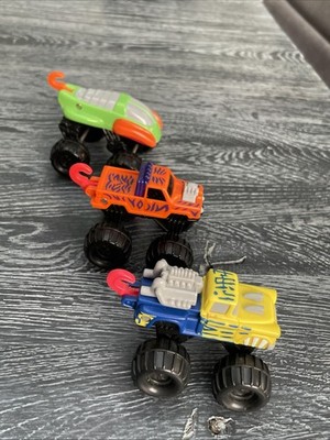 3x Hot Wheels Attack Pack Monster Trucks   McDonald's Happy Meal Vintage 90er