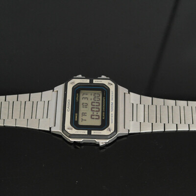 VINTAGE CASIO W-770 MODULE 548 1985 Men's Watch Original Bracelet
