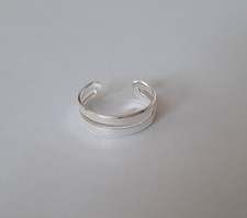 Toe ring (new and sealed) UK SELLER!