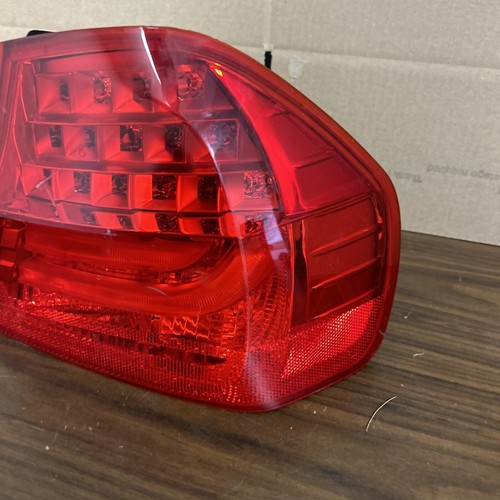 Luz trasera exterior LED DERECHA BMW SERIE 3 2009-2011 sedán OEM 63217154157 - Imagen 2 de 6