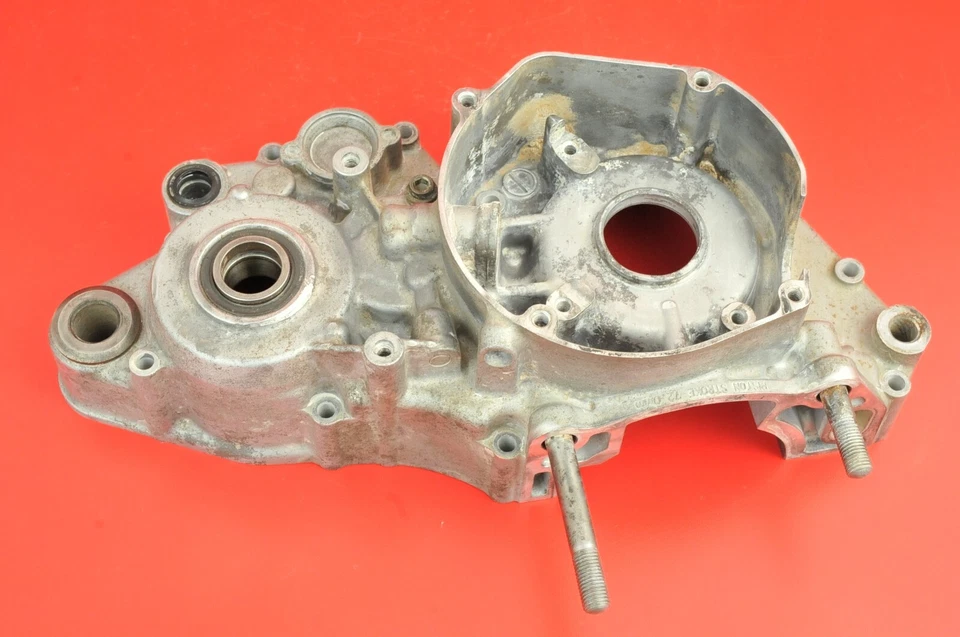 2001 2002 Suzuki RM250 RM 250 Bottom End Crankcase Crank Case Set Left Right - Image 3 of 4