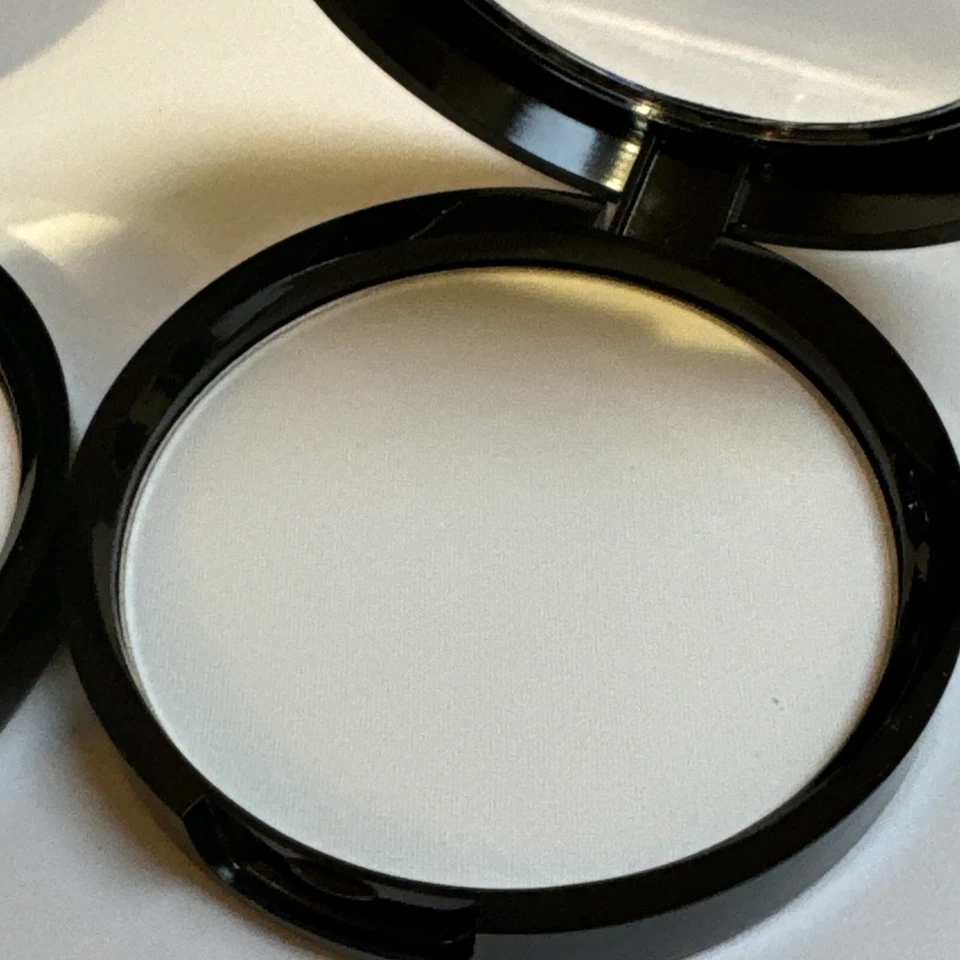 Laura Geller MATTE MAKER Invisible Oil Blotting Powder Duo New 10.5g - Image 2 of 4