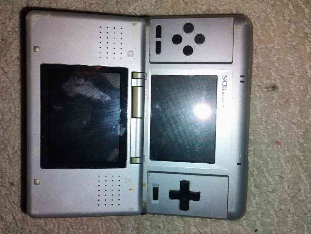 Nintendo DS Silver NTR-001 Console Fat