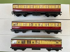 Hornby Dublo 3 rail BR(E) 2 composite & 1 brake red & cream Gresley coaches