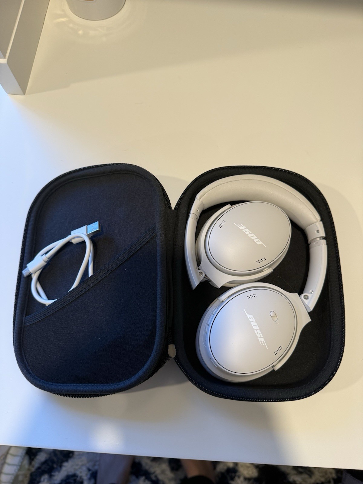 Bose QuietComfort Wireless Over-Ear Headphones - White Smoke-image