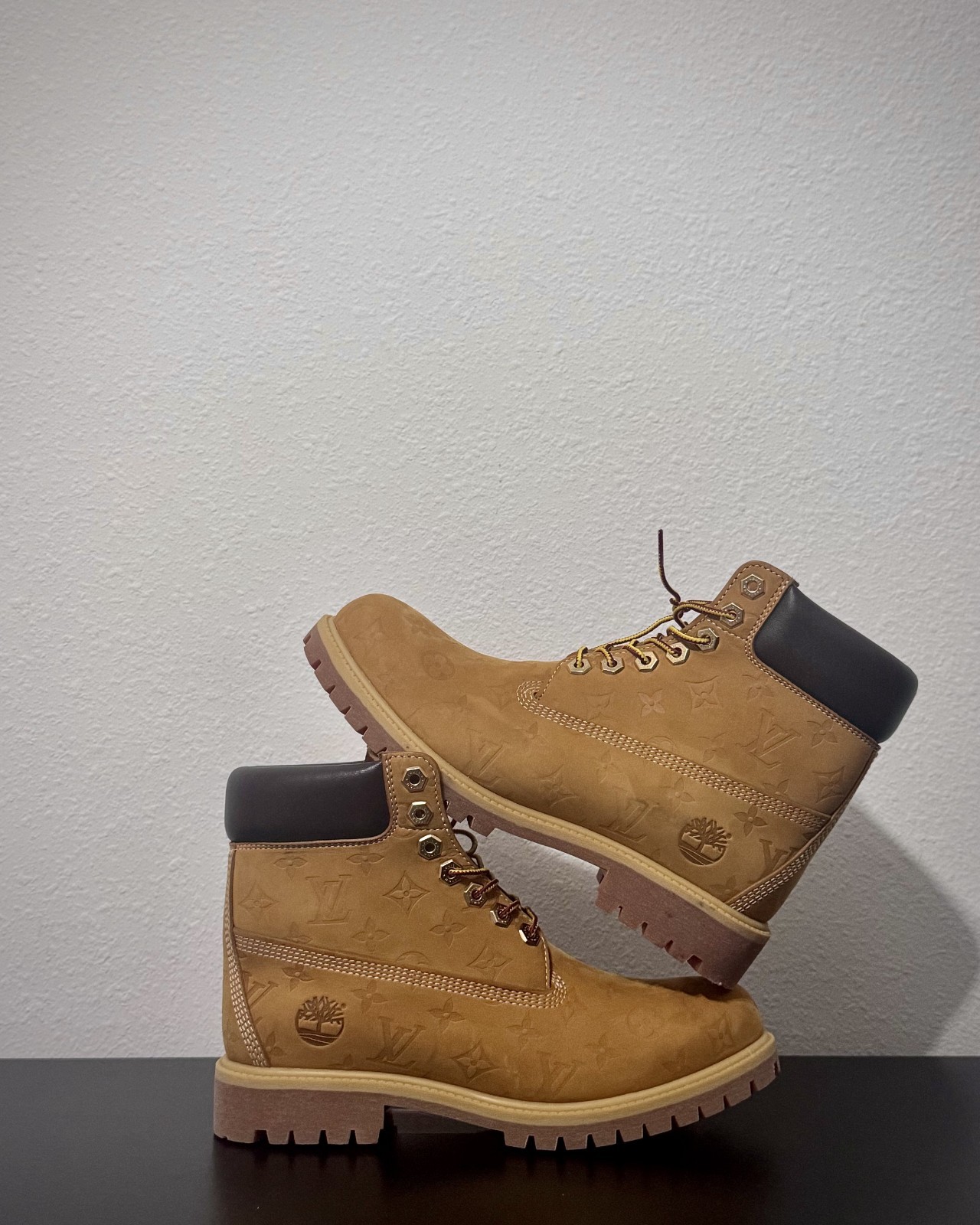 Size 9.5 Louis Vuitton Timberland 6" Ankle Boot Wheat Monogram image 2