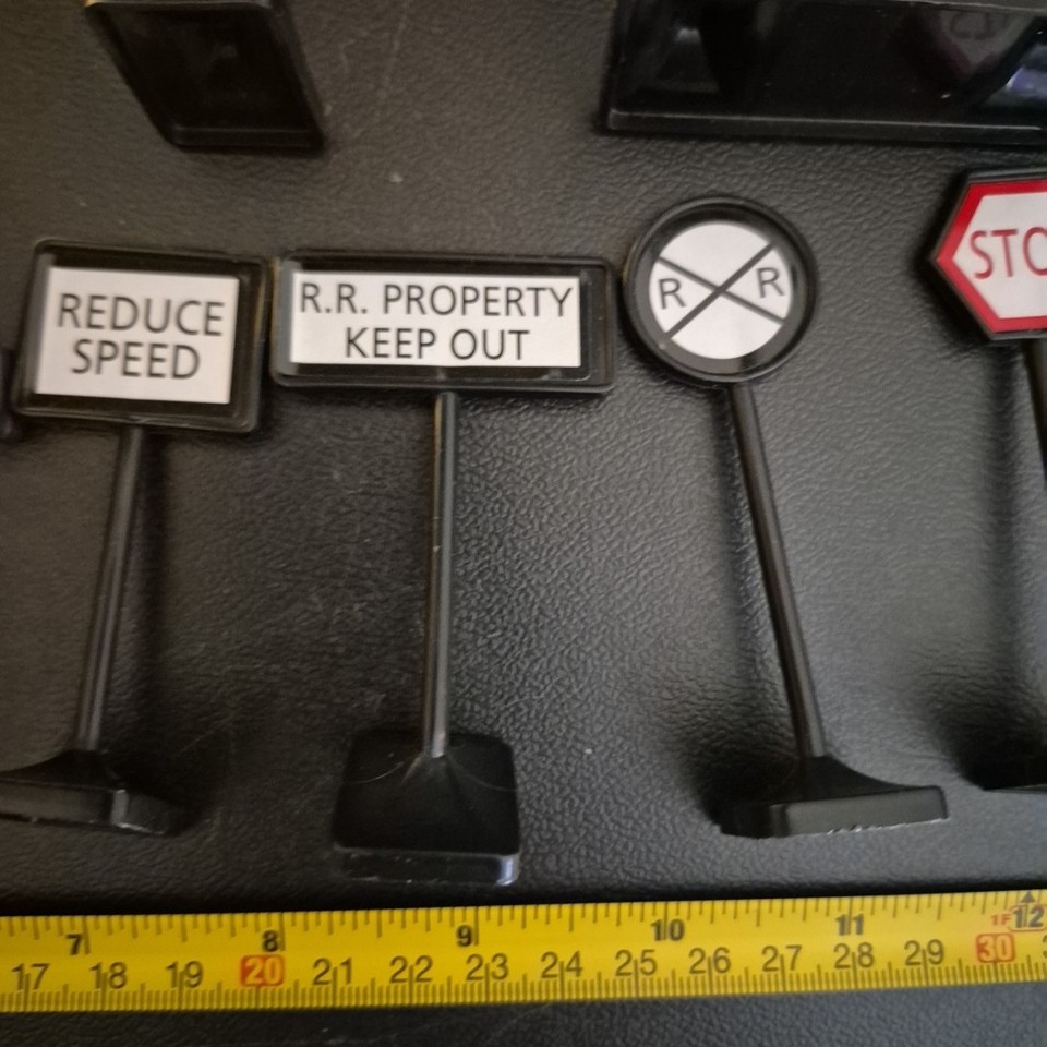 Model Train Ramp Plastic Signs Lot of 6 | eBay