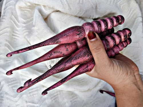 Crochet Hooks Pink Antique Needles Knit Yarn Weave Craft Wood Handmade set of 7 - Picture 4 of 8
