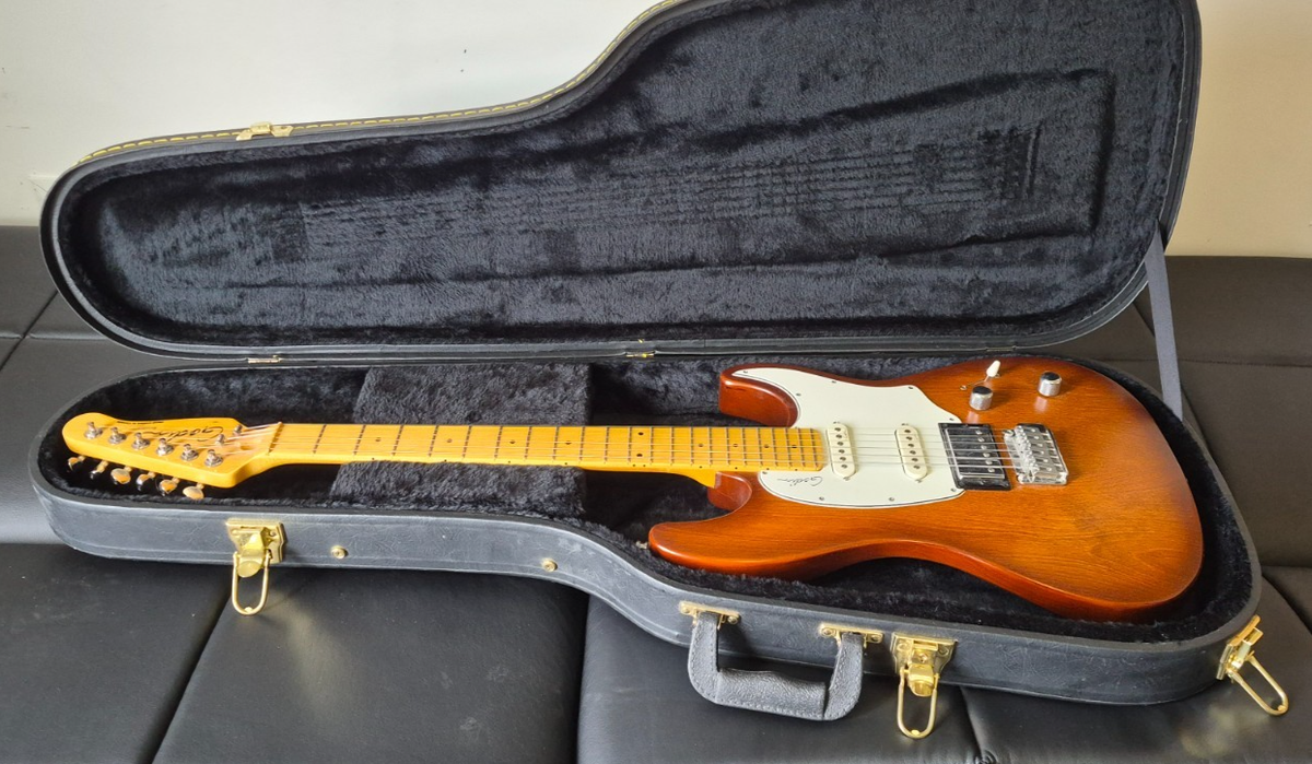 Godin session セッション Godin Session HSS Electric Guitar Maple Neck Tremolo w/ Case Made