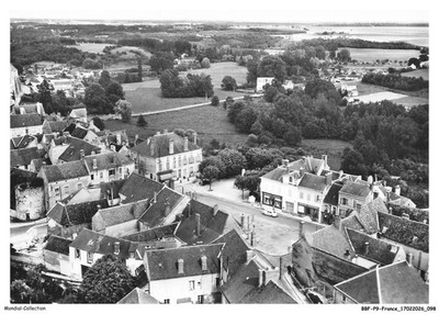 BBFP9-0804-77 - By plane over CHATEAU-LANDON - Overview - And pla