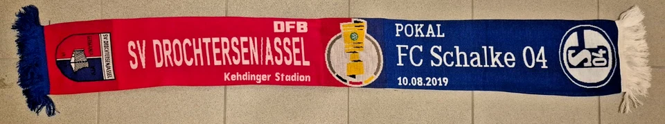 SV Drochtersen/Assel - FC Schalke 04 Schal / DFB Pokal 2019 / - Bild 1 von 1