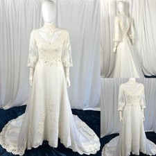 Long Sleeves Wedding Dresses A Line Vintage Lace High Neck Champagne Ball Gowns