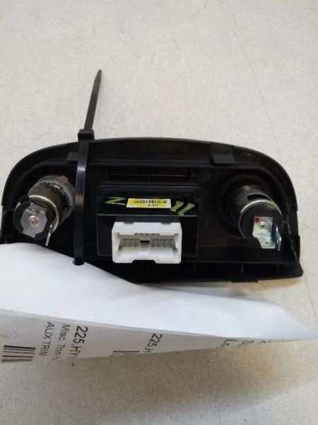 2009 HYUNDAI ACCENT AUX TRIM BEZEL OEM USED TESTED CIG LIGHTER  - Image 2 of 3