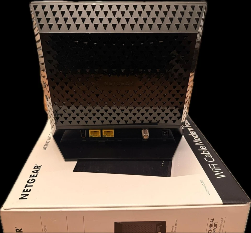 Netgear Cable Modem WiFi Combo AC1600 – DOCSIS 3.0 - Image 3 of 4