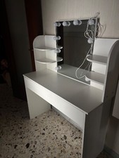 specchiera trucco con led tutto funzionale messo in vendita per mancanza spazio
