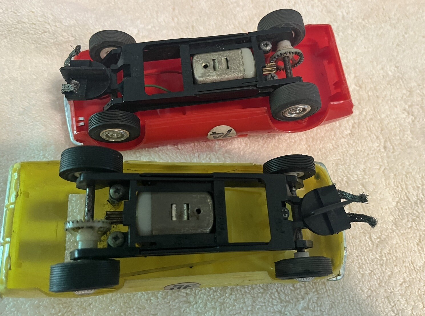 2Vintage Revell Slot Cars Yellow Mustang And Red Camaro F8243