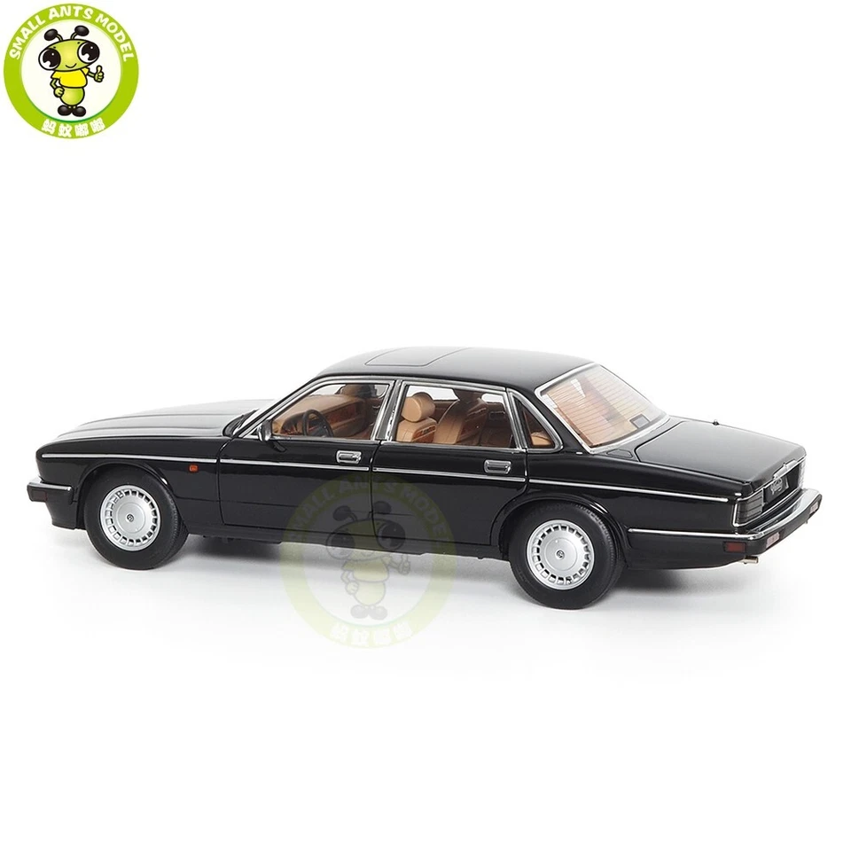 1/18 Casi Real 810543 Jaguar XJ XJ40 XJ6 Ébano Negro Diecast Modelo Coche Regalos Foto 2 de 4