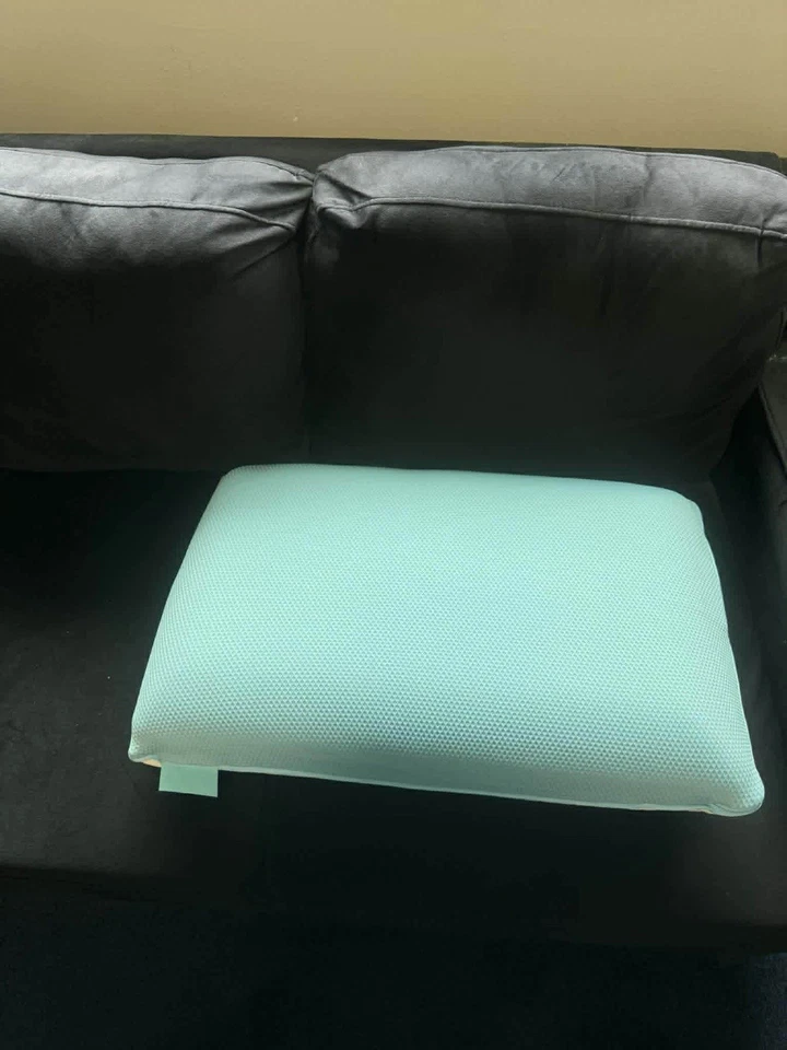 ALMOHADA REFRIGERANTE AVANZADA PERFIL BREEZE QUEEN TEMPURPEDIC Foto 2 de 2