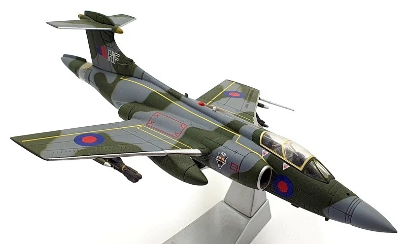Corgi 1/72 AA34102 Hawker Siddeley Buccaneer S.Mk.2B 12Sqn 1979 - Image 3 of 4