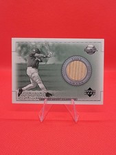 2002 Upper Deck Sweet Spot Classics Game-Used Bats Hall Of FAMERTony Gwynn B-TG