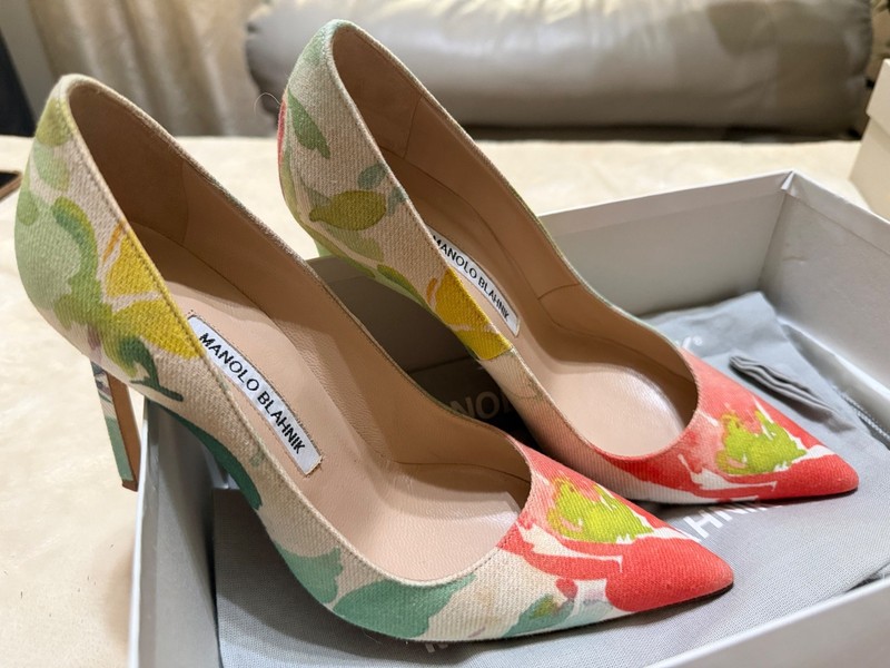 Manolo Blahnik 37.5 heel textile multi watercolor pre owned with box