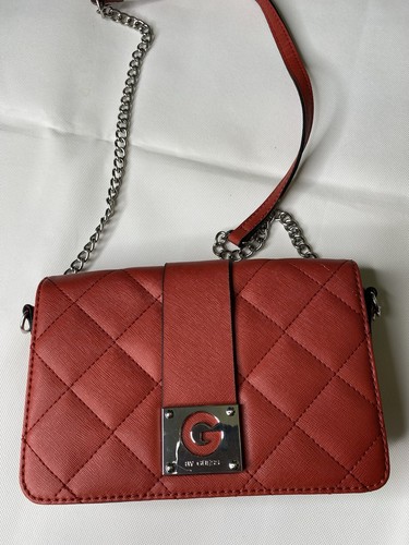 Guess Red Quilted Cross Body Bag/purse Signature Silver Tone Clasp Preowned