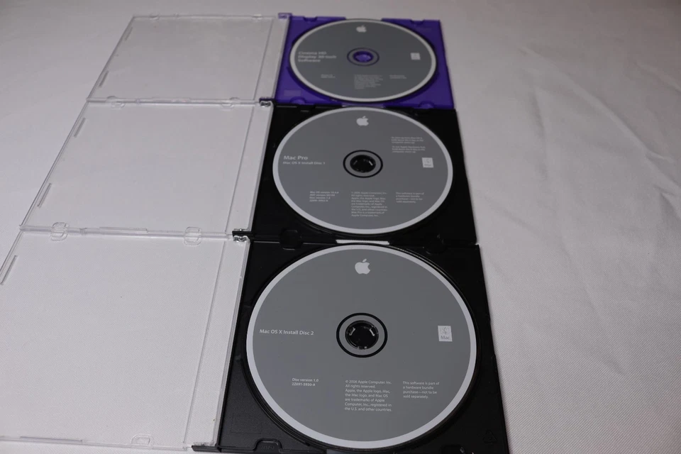 Apple / Mac OS X 10.4.8 - Install CD's & Cinema HD Display Software - Image 2 of 2