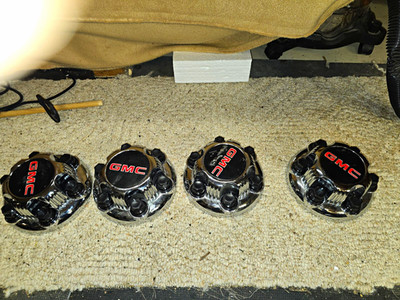 Set of 4 2006 GMC Sierra 1500 Chrome Center Cap & 6 -Lug Nut Covers