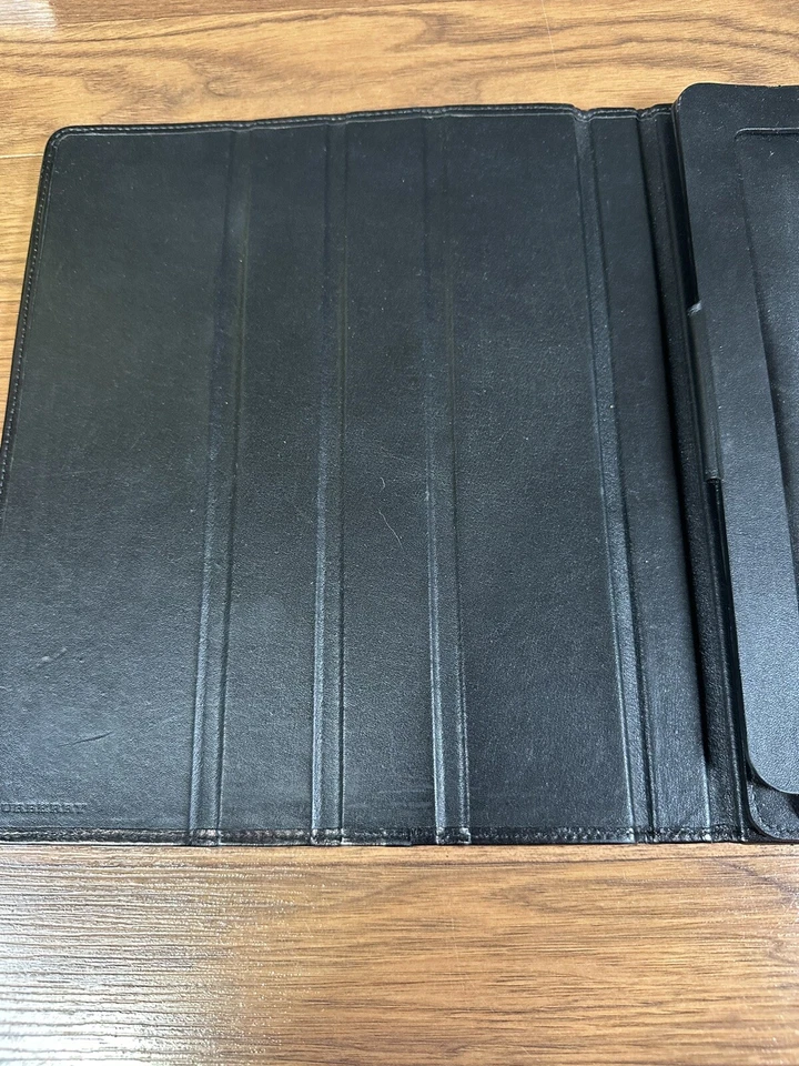 Burberry Tuffley Black iPad Series 1 Carrying Case Authentic Clean - Image 3 of 4