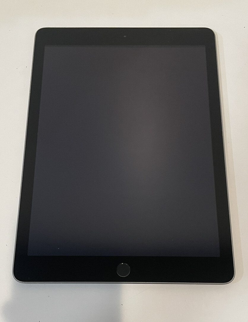 Apple iPad 5th Gen 32GB, Wi-Fi, 9.7 inch Tablet - Space Gray - No