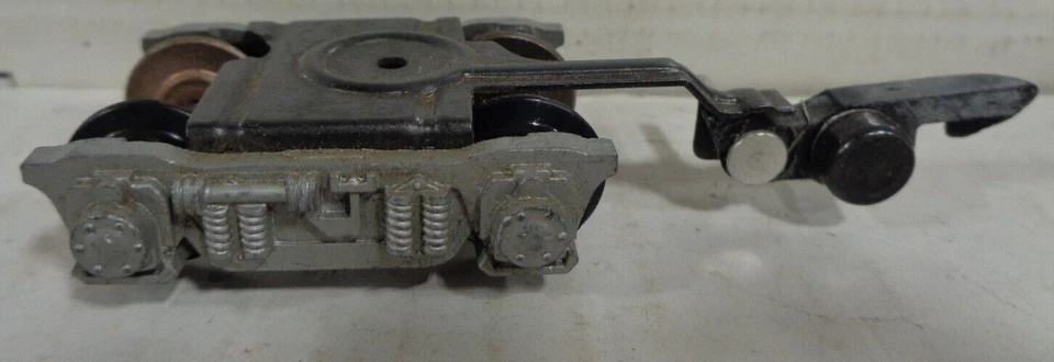 AMERICAN FLYER TRUCK FOR 660 SERIES ILLUMINATED PASSENGER CARS - Image 3 of 3