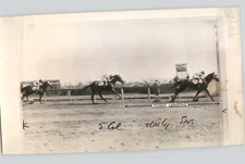 C.V. Whitney's Horse JEEP Wins WOOD MEMORIAL at Jamaica Park 1945 Press Photo