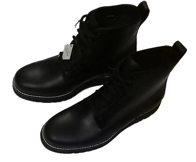 Cole Haan Men display picture 1