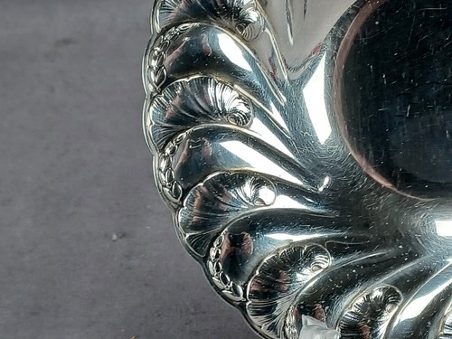 Meriden Britannia Sterling Silver Repousse Floral & Wheat Small Bowl C.1895-1898 - Picture 6 of 9