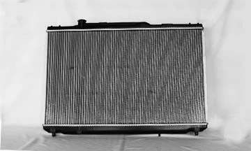 Radiador para 92-96 Toyota Camry 2,2 L L4 fila única TO3010115 16400-03061 Foto 2 de 4