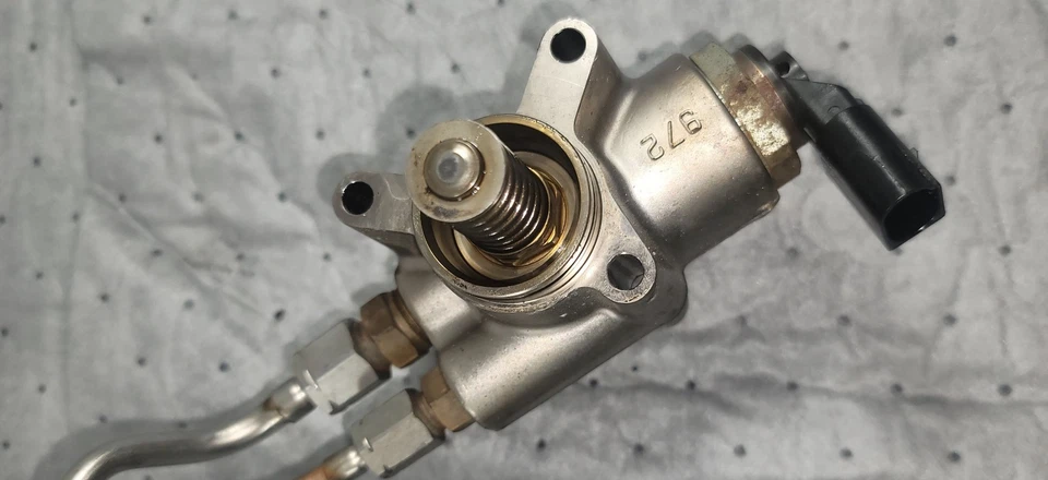 Conjunto de bomba de combustível de alta pressão 7-11 Audi A6 A8 RS4 S5 4.2L V8 B7 C6 D3 B8 4L fabricante de equipamento original - Imagem 4 de 4