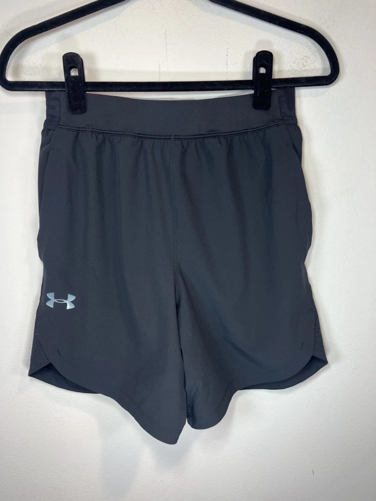 Under Armour Stretch Woven Shorts Black Lightweight Zip Pocket Athletic Sz Small