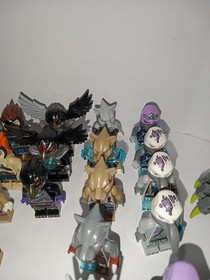 LEGO Legends of Chima 45+ Minifigure Lot w/ Accessories and build! 
