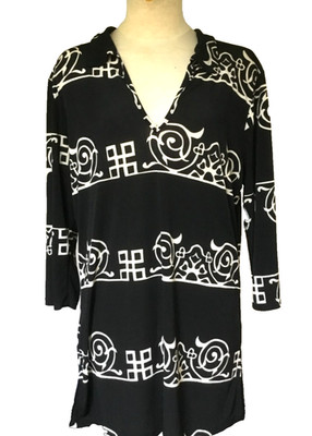 ZENOBIA Plus Size Printed Blouse 3/4 Sleeve Spandex Collared V-Neck  Blk 1XL