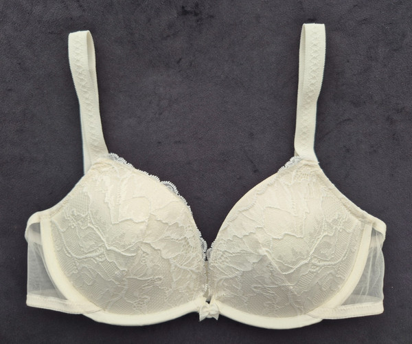 NUEVO Sujetador Push-up de Encaje Intimissimi Modelo Silvia Marfil 36B (Reino Unido y Estados Unidos)/80B (UE)