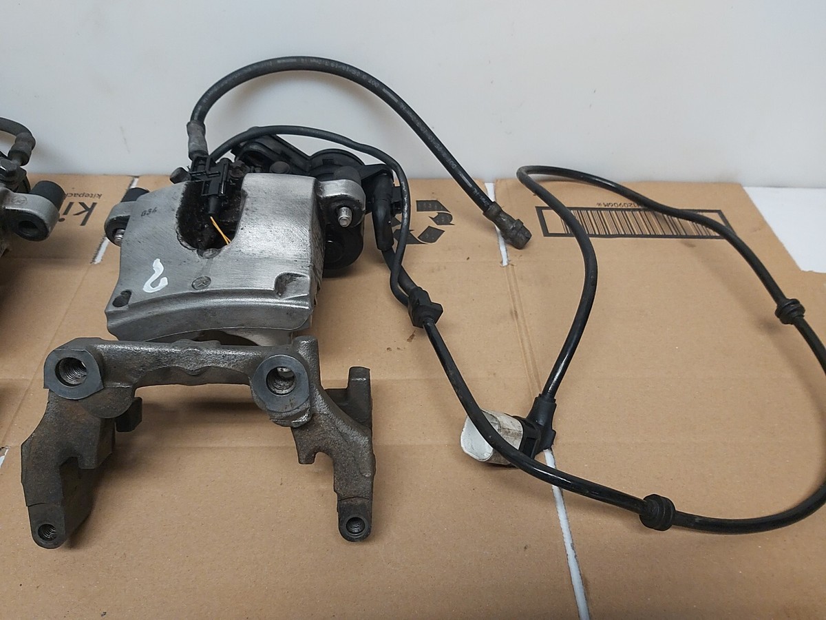 MERCEDES-BENZ C W205 REAR RIGHT& LEFT BRAKE ELECTRIC CALIPERS OEM 