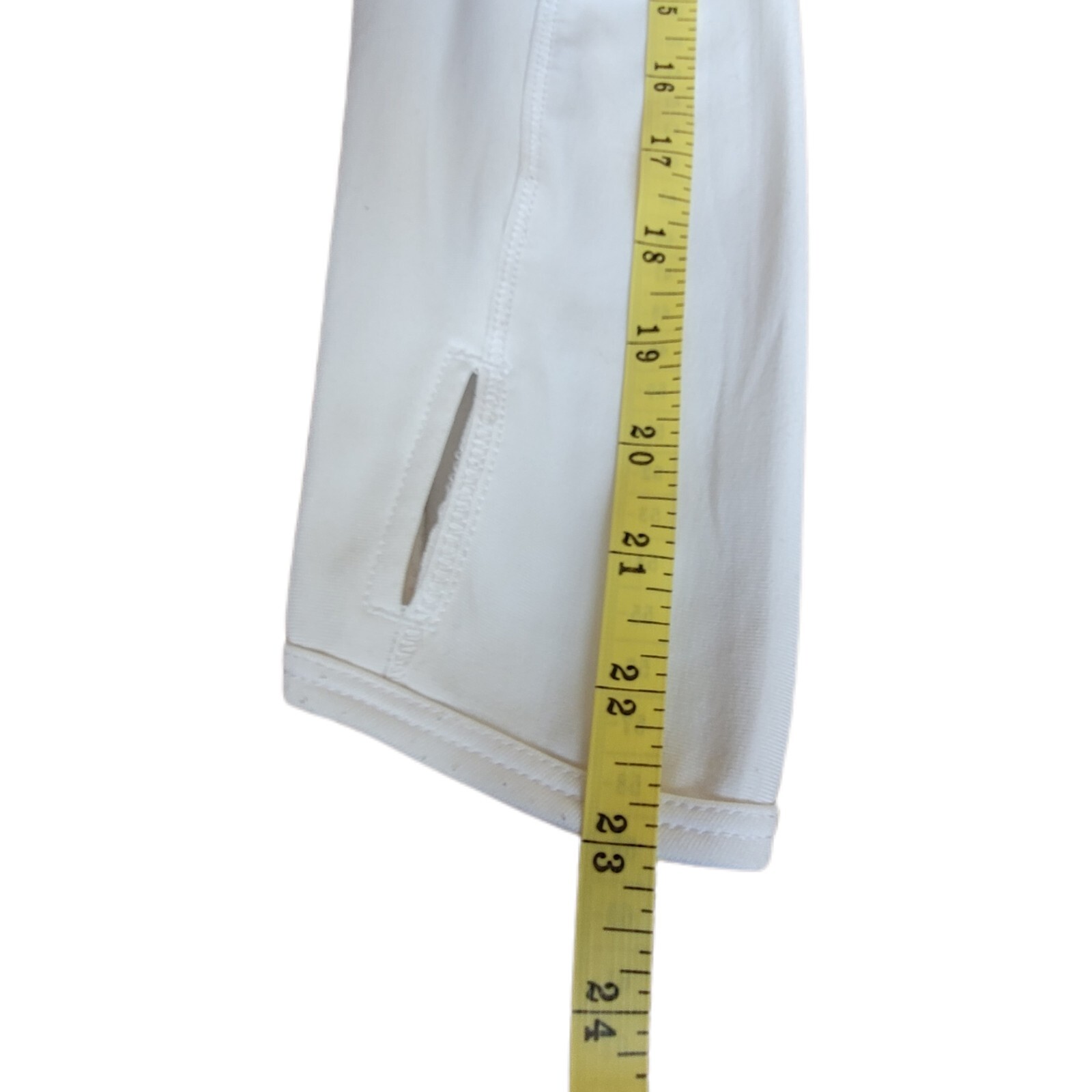 Hind Women's Long Sleeve Thumbholes 1/2 Zip White Ath… Gem