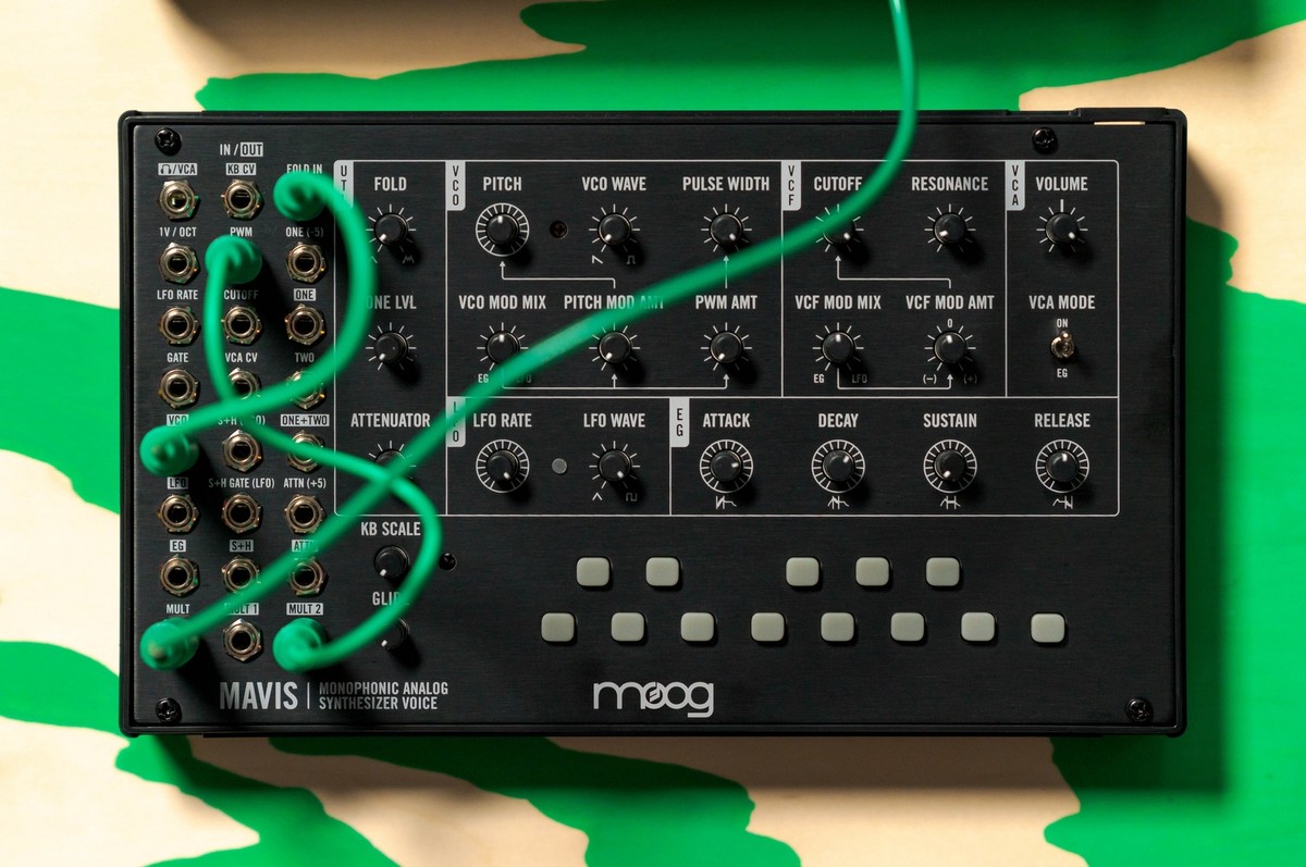 Moog Mavis 美品 Analog Synthesizer Kit Moog Mavis Semi-Modular Analog Synthesizer Kit | eBay