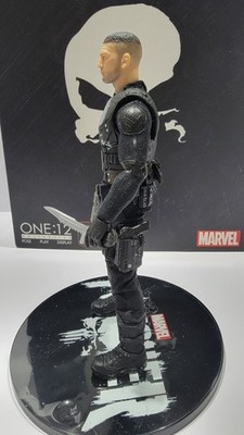 Mezco Toyz Netflix PUNISHER (ULTIMATE EDITION) 1/12 Action Figure