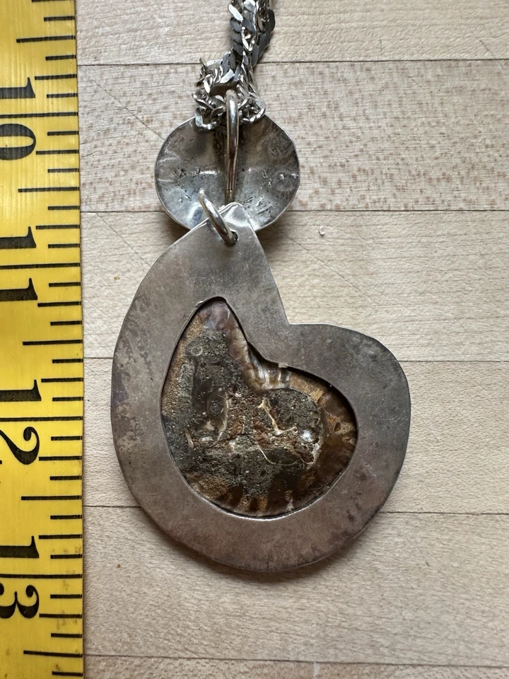  Hermoso collar artesanal de amonita Foto 3 de 3