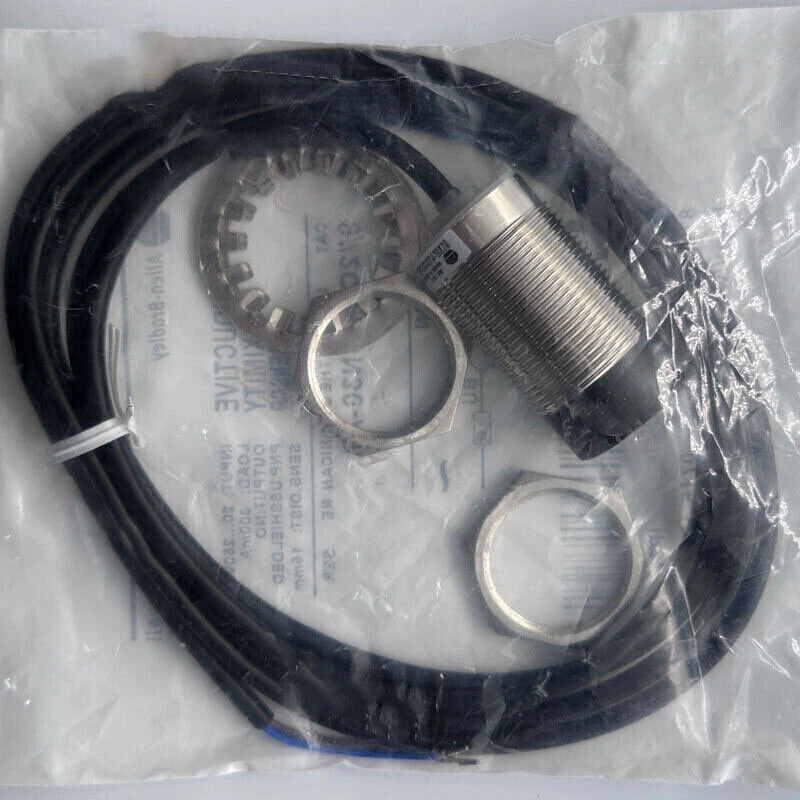 1pcs For Allen Bradley 872C-A15N30-A2 Proximity Switch Sensor 20-250VAC 300mA - Image 2 of 2