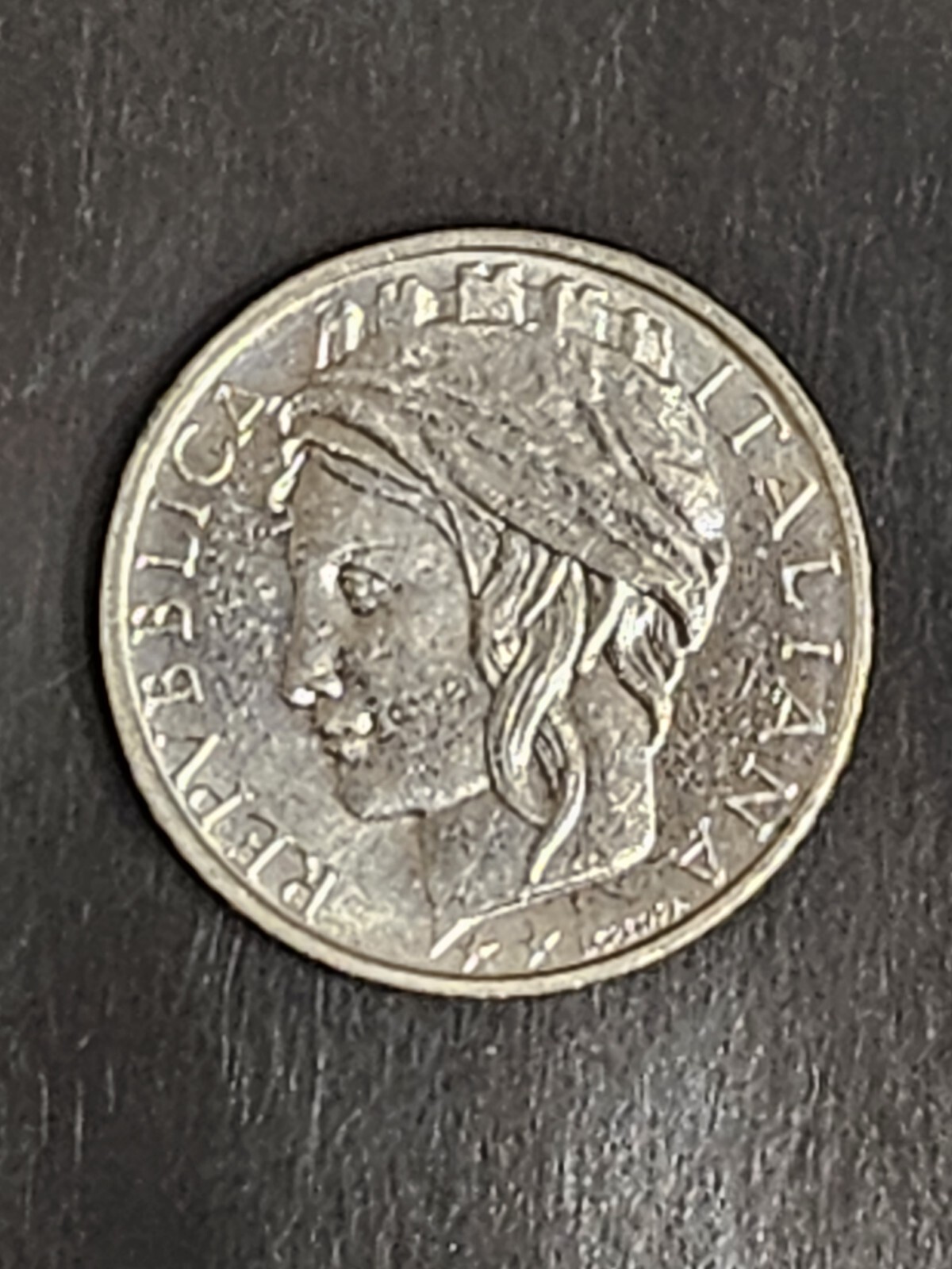 Foto 1 di 2