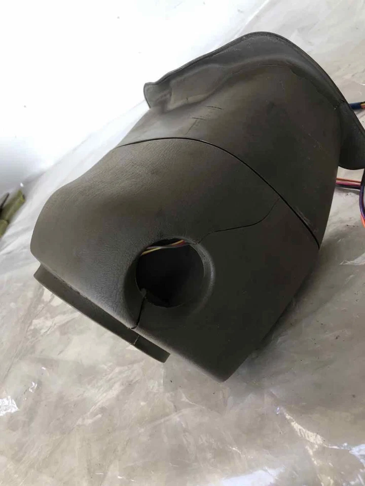 2001 CADILLAC SEVILLE Steering Column Upper & Lower Housing Shroud Trim Cover - Image 3 of 4