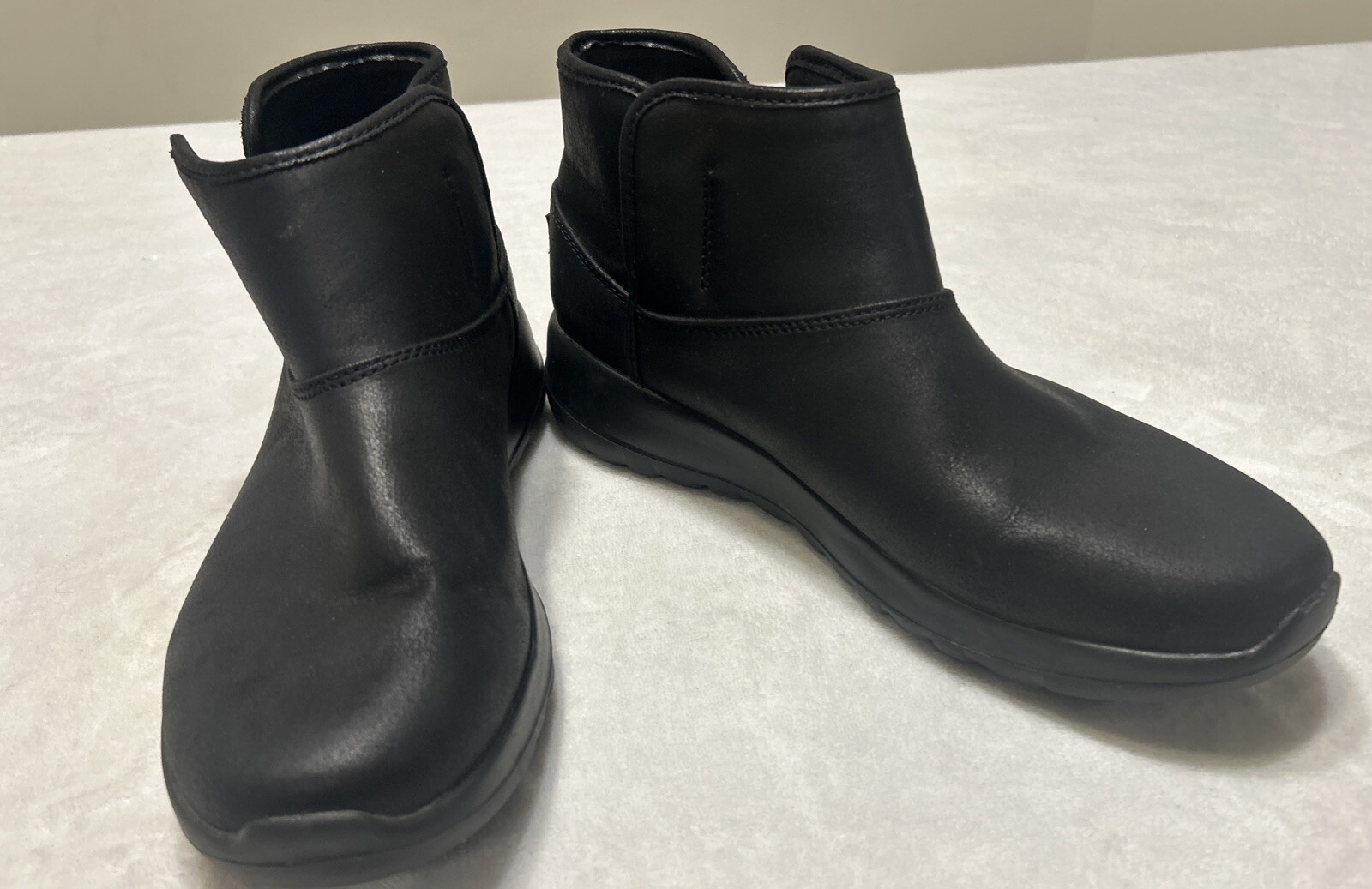 Skechers Women’s Size 10 Black Air Cooled Goga Mat Ankle Booties Faux Leather