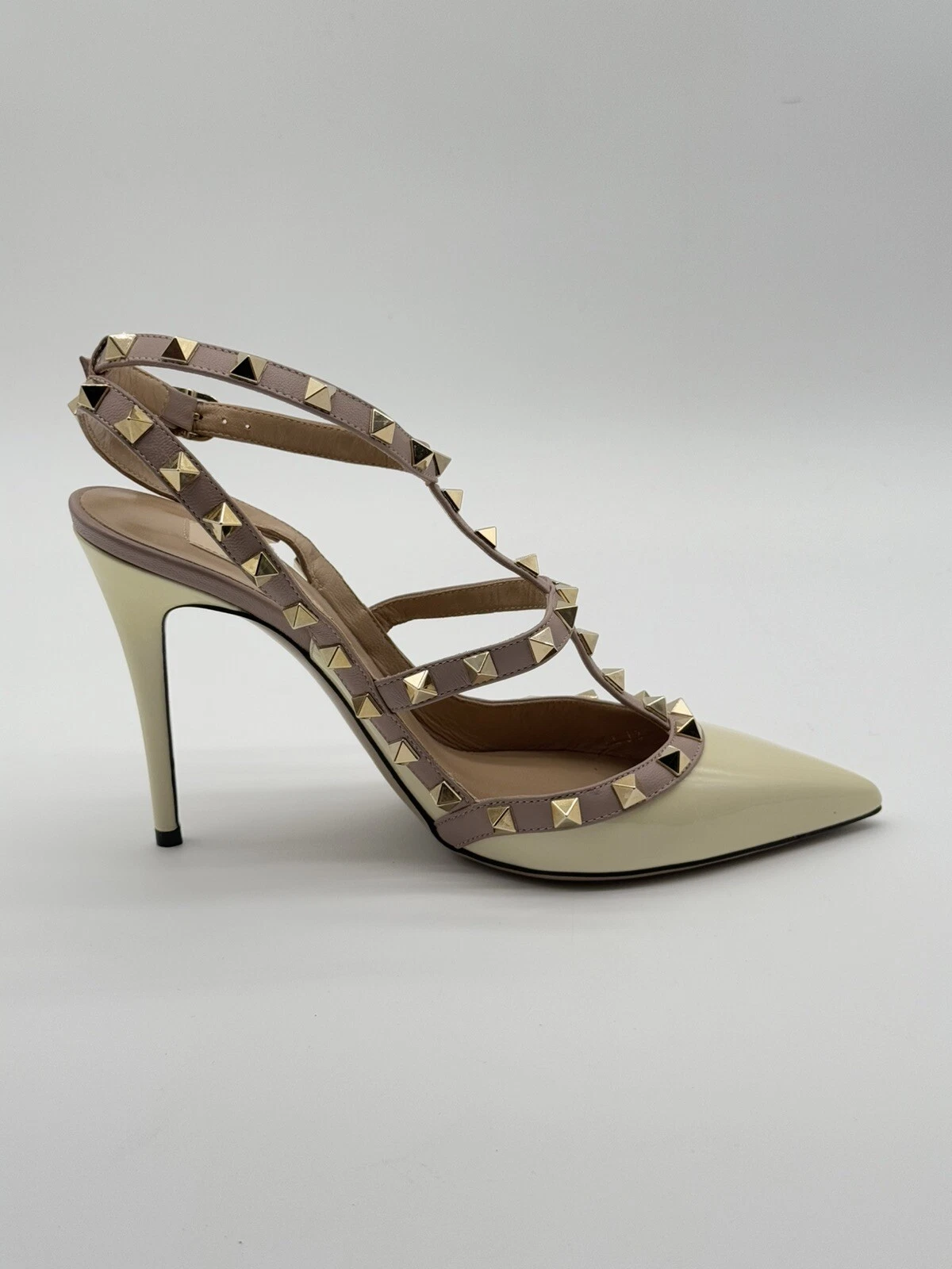 Valentino Rockstud Accents décolleté con cinturino a T in pelle verniciata avorio oro 38 5 US 8 5